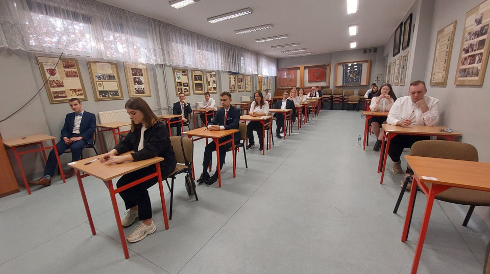 Egzamin z języka polskiego na poziomie podstawowym był pierwszym akcentem tegorocznych matur [fot. Mariusz Chałupnik]