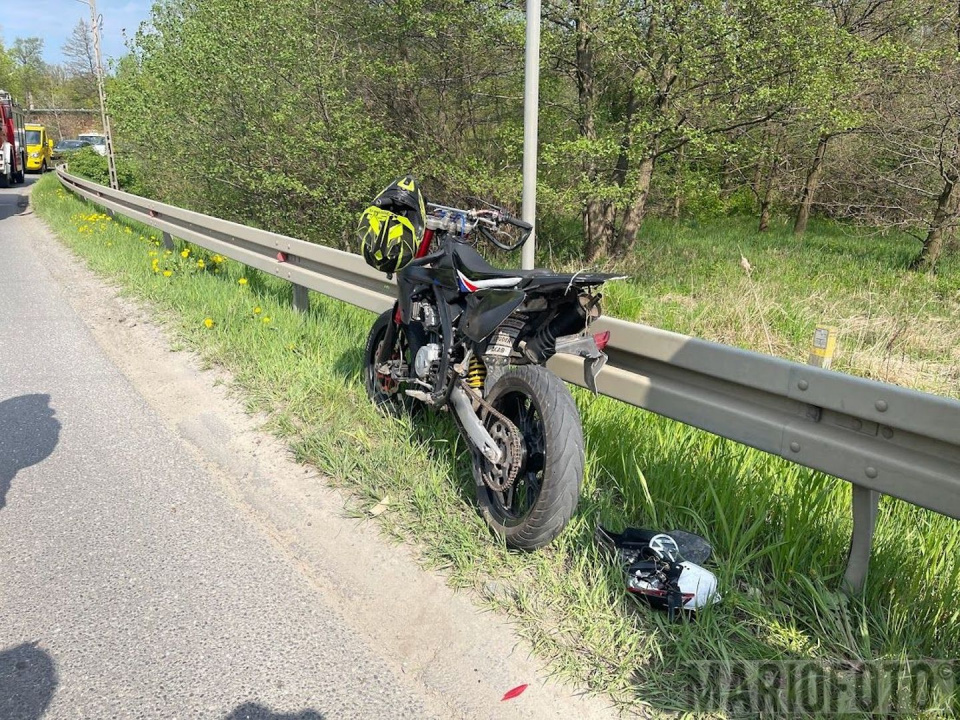 Wypadek z udziałem motocyklisty w Opolu - Chmielowicach [fot. Mario]