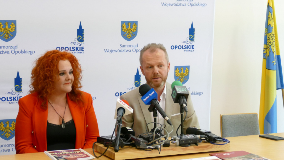 Barbara Hotyńska i Tomasz Ganczarek podczas konferencji prasowej (17.05)
