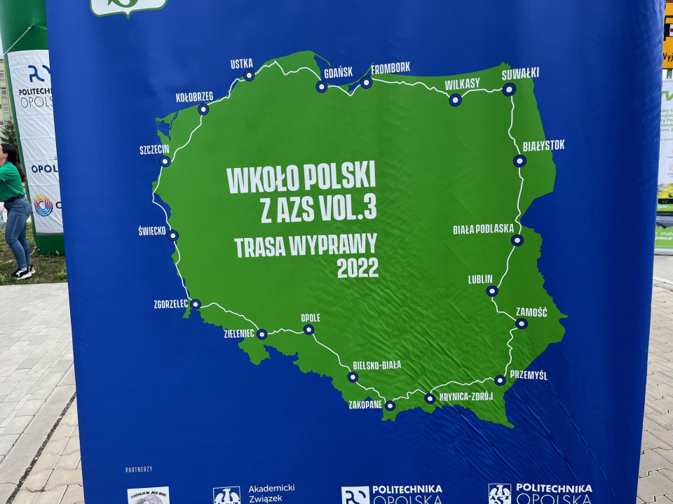 Tomasz Wróbel zakończył swoją 20 dniową trasę "wKOŁO Polski z AZS" [fot.M.Matuszkiewicz]
