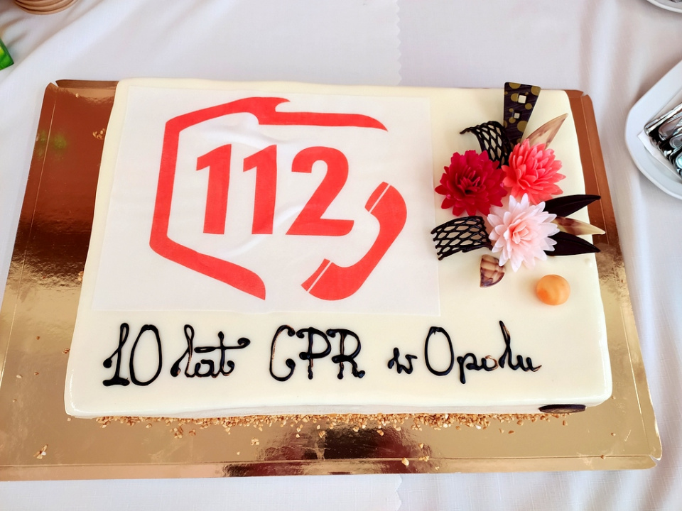 Tort z okazji 10 lat CPR w Opolu [fot. Witold Wośtak]