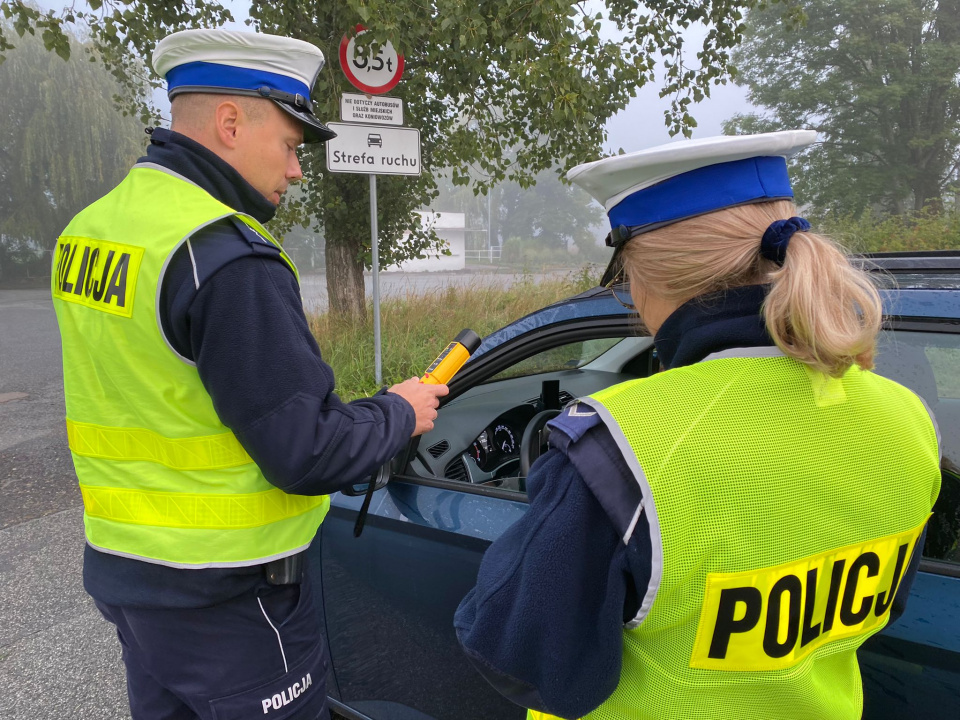 Od samego rana policjanci prowadzą wzmożone kontrole trzeźwości na drogach województwa opolskiego [fot.Maja Laksy]