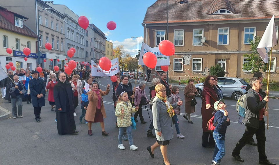 IX Marsz dla Życia i Rodziny w Opolu [fot. Katarzyna Doros-Stachoń]