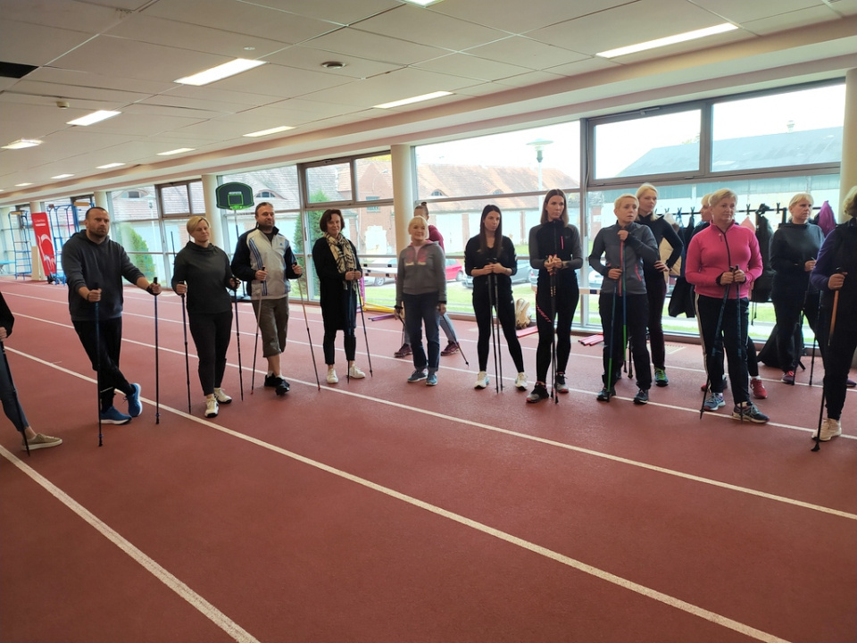 Konferencja szkoleniowa dla nauczycieli „Nordic Walking – marszowe formy aktywności na lekcjach wychowania fizycznego” [fot. Witold Wośtak]