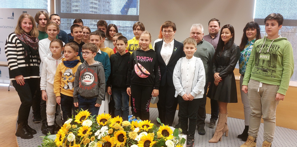 Wizyta ukraińskich dzieci w urzędzie marszałkowskim [fot. Svitlana Sachaniuk]