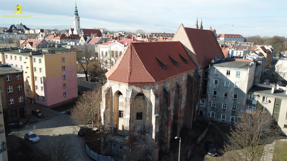 Dawny kościół w Brzegu jest na sprzedaż [fot. ogłoszenie o sprzedaży - https://www.domiporta.pl/nieruchomosci/sprzedam-biuro-brzeg-950m2/153534420]