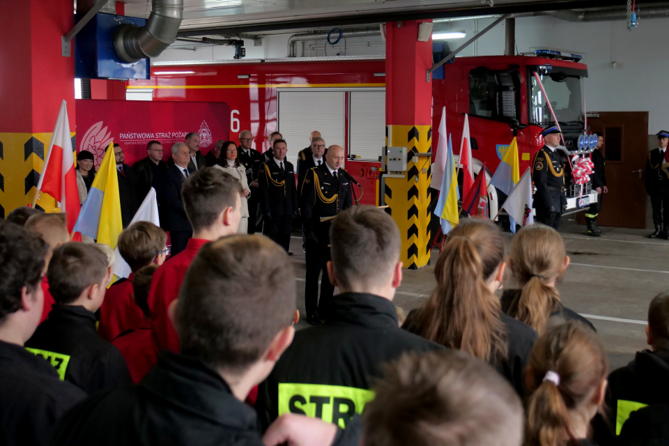 Pieniądze na rozwój młodych strażaków przekazane. Druhowie z OSP zyskają sprzęt i mundury [fot. Marcin Boczek]