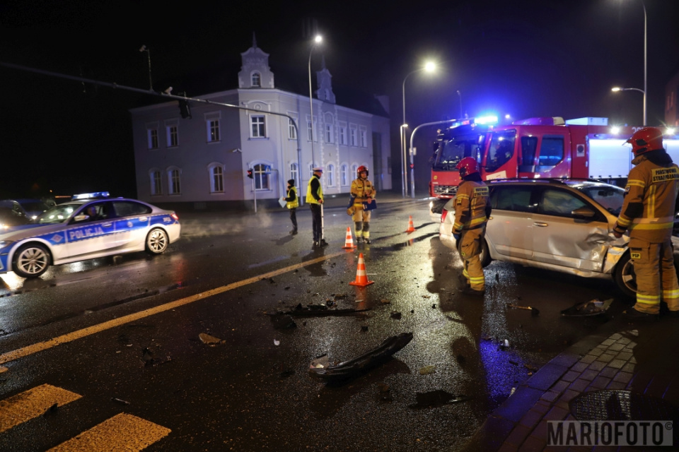 Wypadek na skrzyżowaniu w Opolu [fot. Mario]