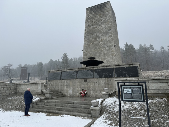 Pamięć o więźniach niemieckich obozów koncentracyjnych kultywowana jest w Głuchołazach