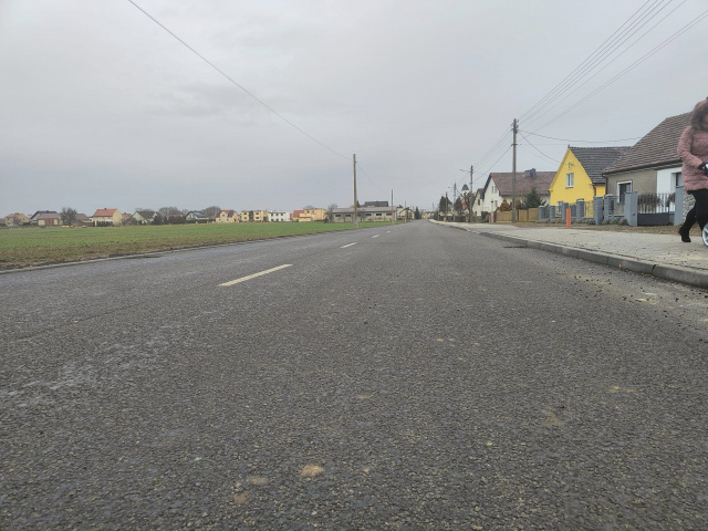Nowa, prosta, asfaltowa. Powiat zakończył remont drogi w Polskiej Nowej Wsi