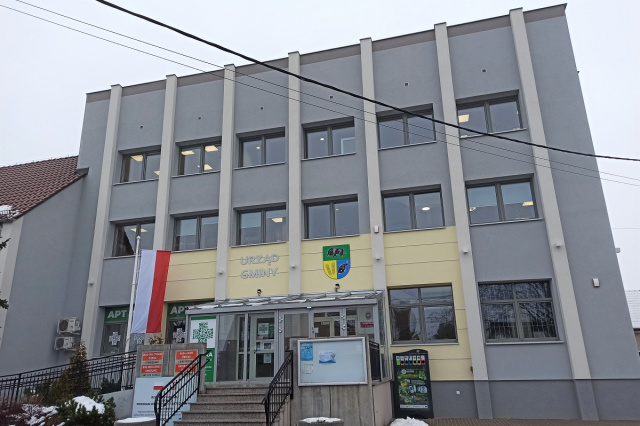 Urząd gminy w Izbicku przeszedł gruntowny remont i termomodernizację