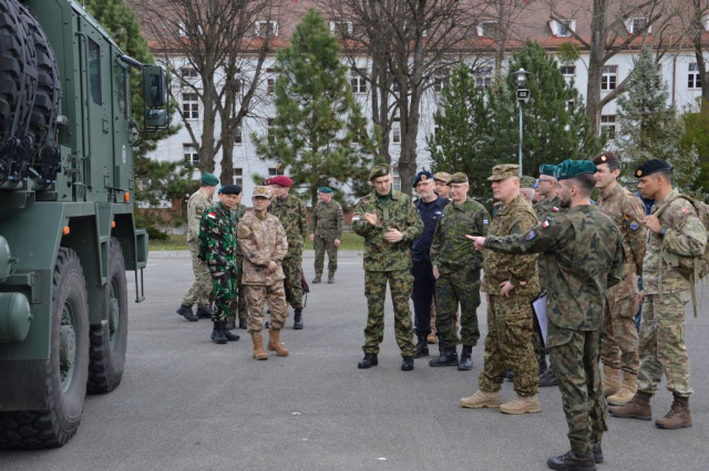 Pokaz sprzętu i tradycji. Wojskowi z 19 krajów zawitali do opolskich logistyków