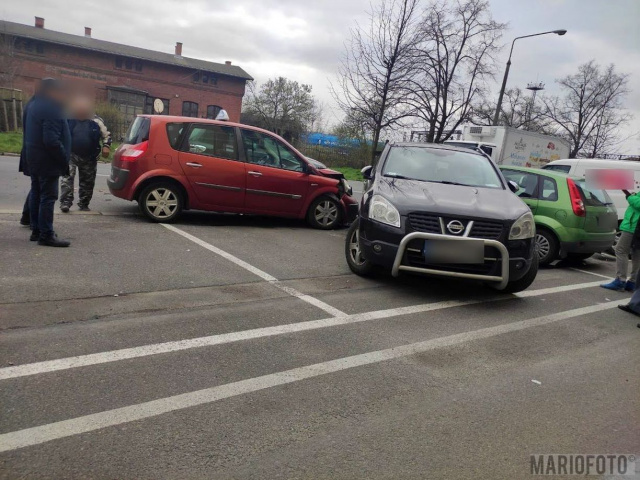 Cztery uszkodzone samochody - to efekt kolizji w Opolu