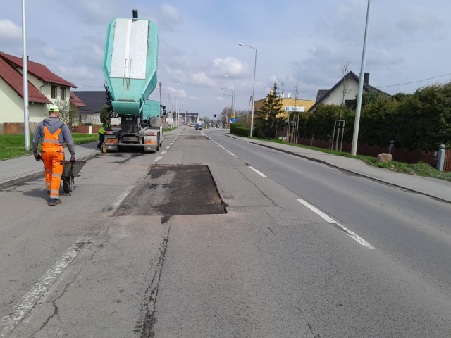Opole: drogowcy ruszyli z naprawami nawierzchni. Są utrudnienia