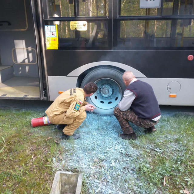 Pożar miejskiego autobusu w Kędzierzynie-Koźlu. Szybka akcja strażaków