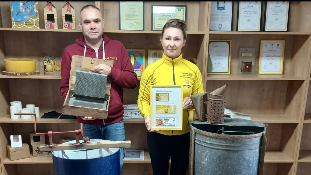 Izba Pamięci Pszczelarskiej w Niezdrowicach ma uczyć młodych jak dawniej produkowano miód