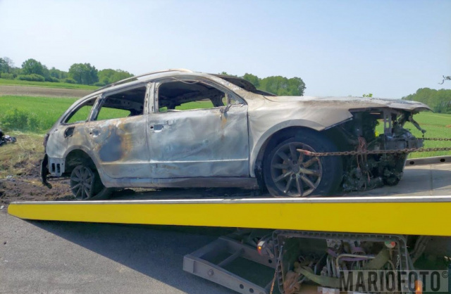 Śmiertelny wypadek na DW 423 w Obrowcu, w pow. krapkowickim. Samochód stanął w płomieniach