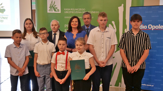 Wiedzą, jak dbać o bezpieczeństwo. KRUS nagrodził laureatów konkursów dla dzieci i rolników