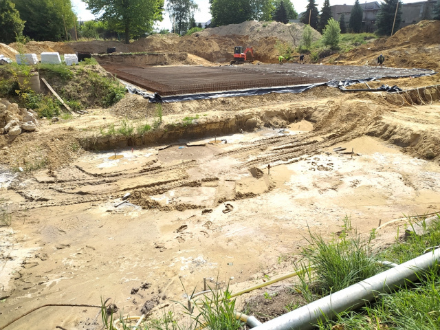 Maj 2024 to realny termin zakończenia przebudowy odkrytego basenu w Oleśnie
