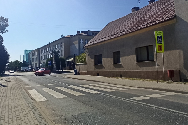 Przejścia dla pieszych przejdą modernizację. Opolski ZDW podpisał umowę z wykonawcą