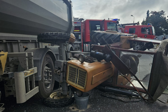 Traktor zderzył się z samochodem ciężarowym. Kolejny wypadek w Strzelcach Opolskich