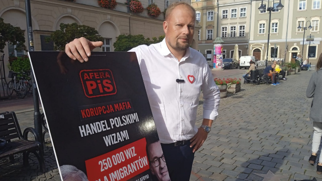 Nie bierzcie udziału w referendum - namawia poseł Witold Zembaczyński