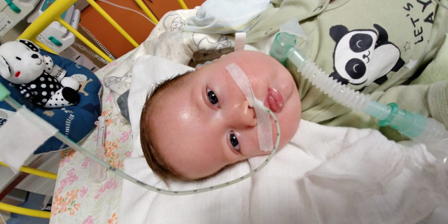 3-miesięczny Karolek cierpi na ultrarzadką chorobę. Rehabilitacja jest bardzo kosztowna