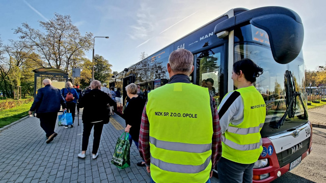 Zmiany w rozkładzie jazdy autobusów miejskich w Opolu na Wszystkich Świętych