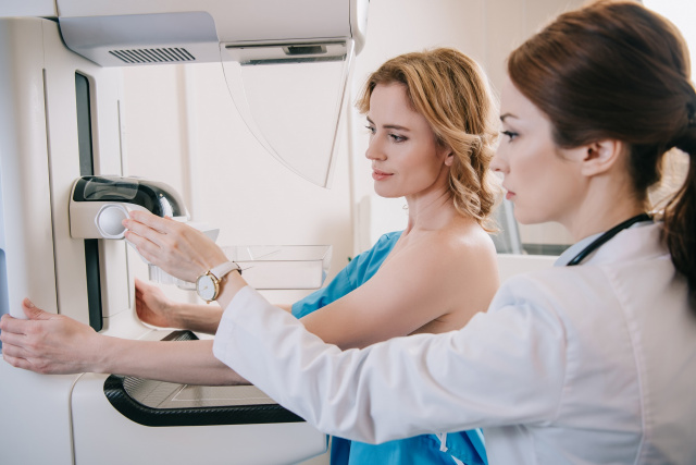 Problem z badaniami mammograficznymi dla kobiet z obciążeniem w rodzinie