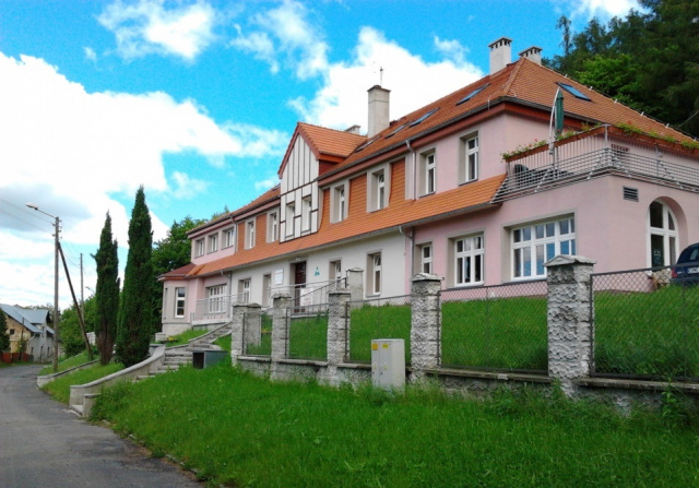Prudnik: gmina wypowiedziała niewypłacalnej firmie dzierżawę schroniska w Wieszczynie