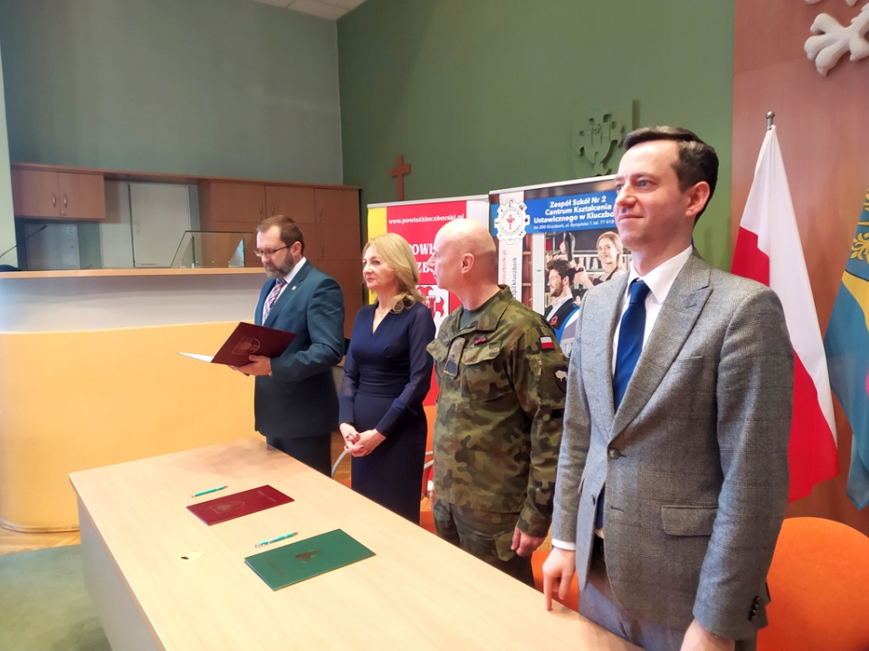 Porozumienie o utworzeniu Branżowego Oddziału Wojskowego w Kluczborku [fot. Witold Wośtak]