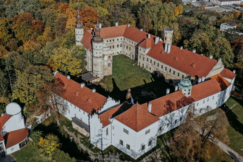 Częściowo odnowiony zamek w Głogówku [zdj. Bartek Tokarczyk]