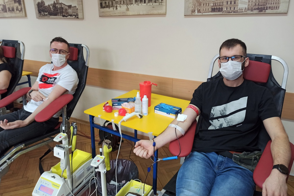 Tomasz i Krzysztof Fijałkowscy regularnie oddają krew [fot. Joanna Gerlich]