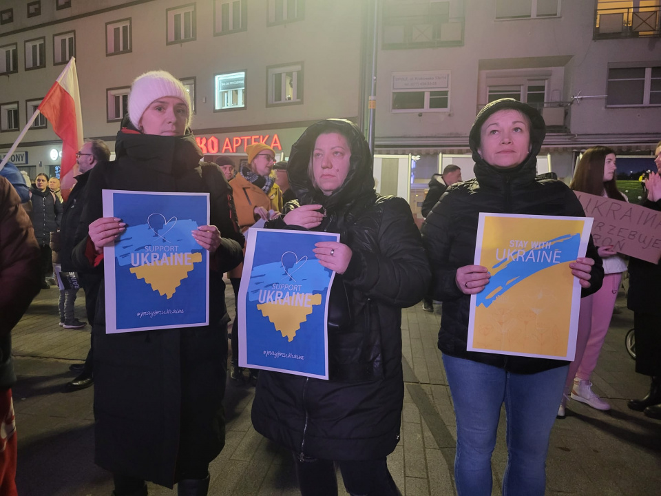 Wiec poparcia dla Ukrainy na pl. Wolności w Opolu [fot. Katarzyna Doros-Stachoń]
