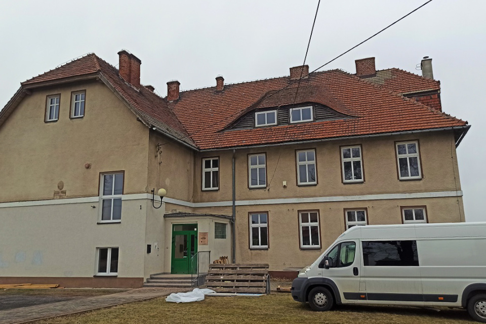 Trwa remont w byłej szkole w Szymiszowie-Wsi [fot. Joanna Gerlich]