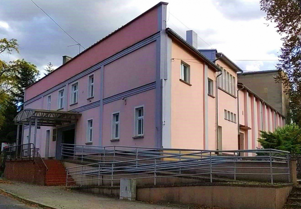Budynek Tkalni w Kietrzu - [fot: archiwum gminy]