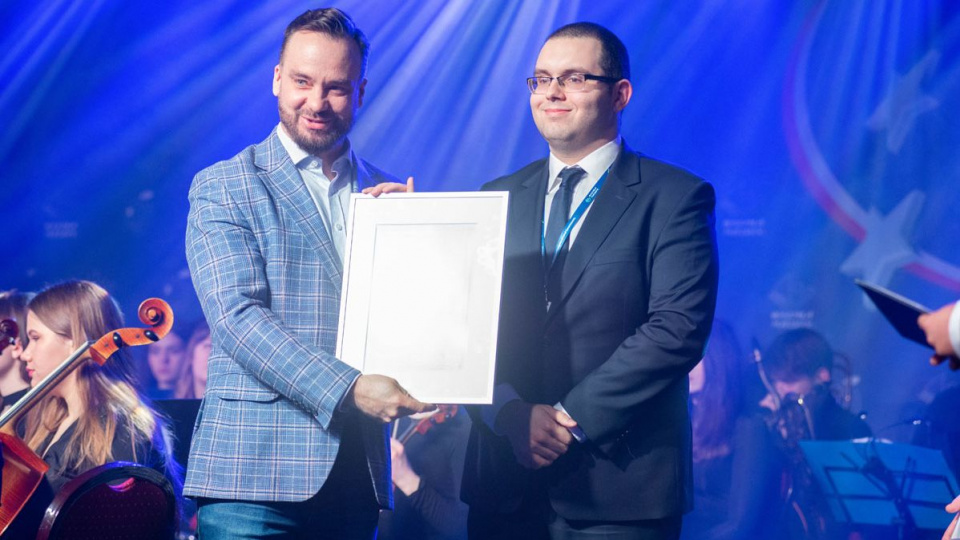 Burmistrz Namysłowa odebrał nagrodę Samorządowiec Przyjazny Młodzieży [Fot. Fundacja Instytut Studiów Wschodnich]