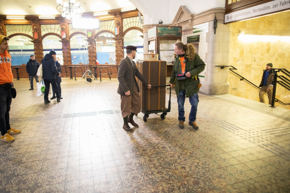Zabytkowy dworzec kolejowy w Opolu był scenografią filmu o polskich szachistach [fot. Kuba Koziarz]