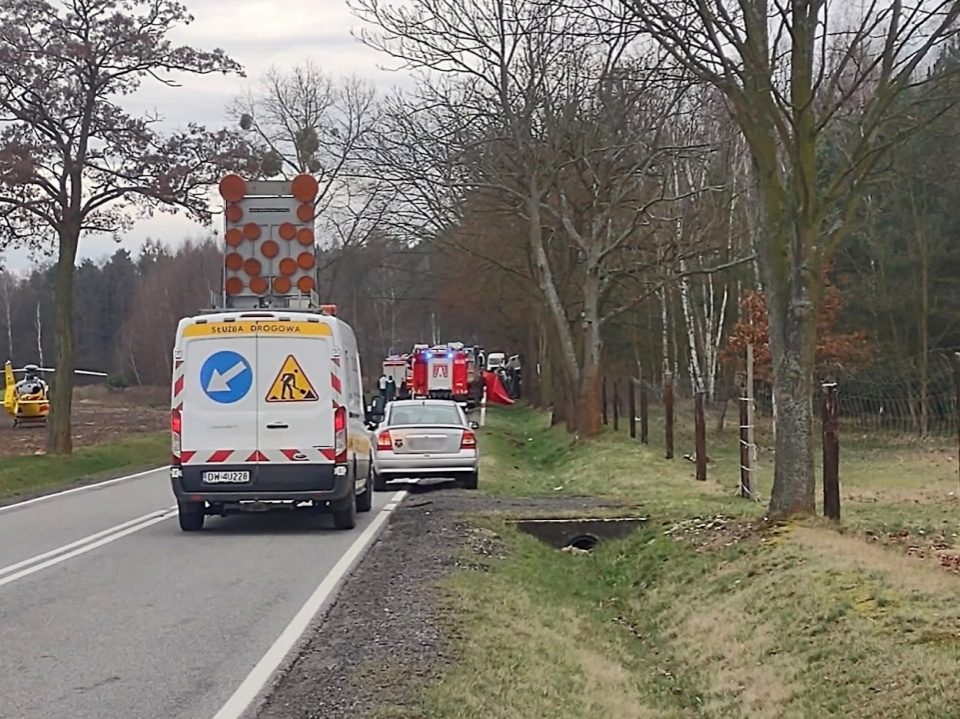 Wypadek na DK39 w Raciszowie [fot. Mario]