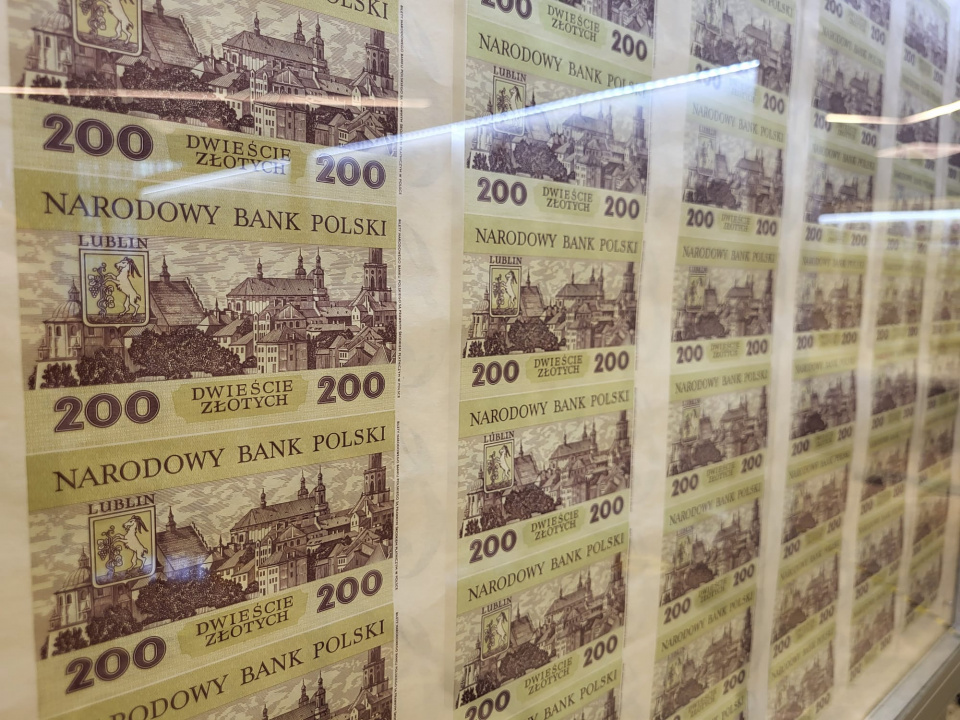 Wystawa banknotów serii E-71 "Miasta polskie" w NBP w Opolu [fot. Katarzyna Doros-Stachoń]
