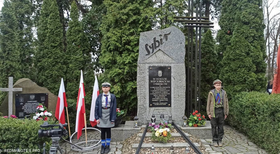 W Głubczycach uczczono pamięć Zbrodni Katyńskiej i deportacji na Syberię - [fot: Grzegorz Frankowski]