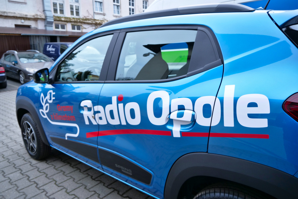 Radio Opole gra z klimatem! Naszą flotę zasilił samochód elektryczny