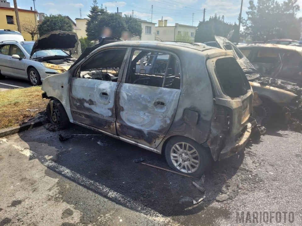 Pożar aut na parkingu w Tułowicach [fot. Mario]