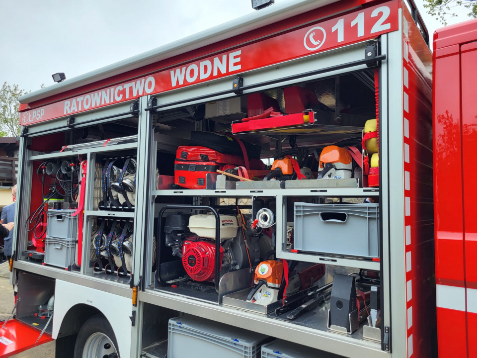 Nowy wóz pożarniczy dostosowany do ratownictwa na wyposażeniu OSP ORW [fot. Katarzyna Doros-Stachoń]