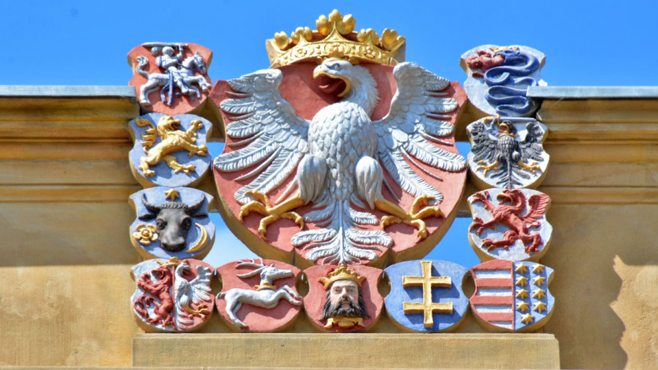 Zdobienia bramy głównej brzeskiego zamku [fot. Daniel Klimczak]