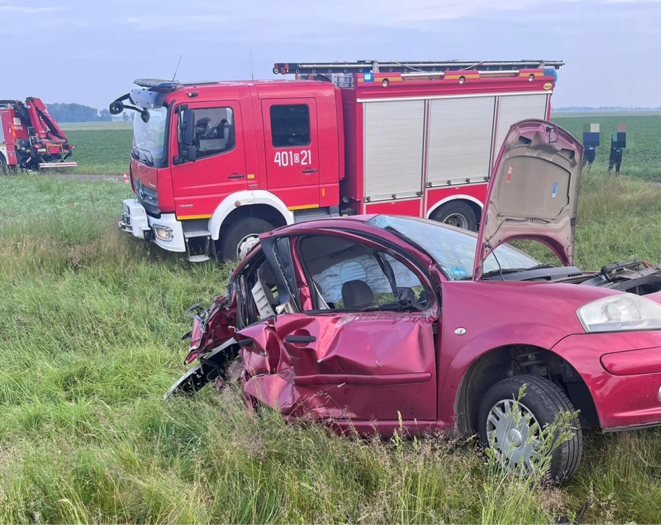 Wypadek na przejeździe między Olszanką a Jankowicami Wielkimi [fot. FB OSP Jankowice Wielkie]