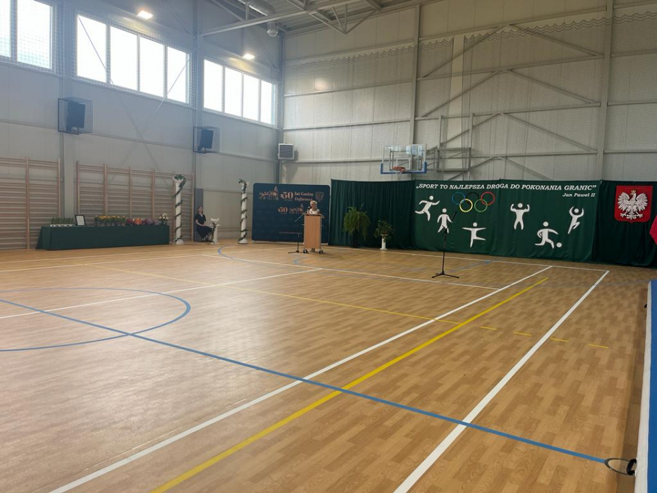 Nowa sala gimnastyczna w PSP w Naroku [fot. Monika Matuszkiewicz]