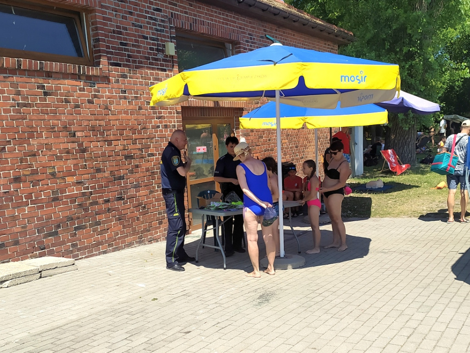 "Bezpieczne wakacje", basen "Błękitna Fala" w Opolu [fot. Witold Wośtak]