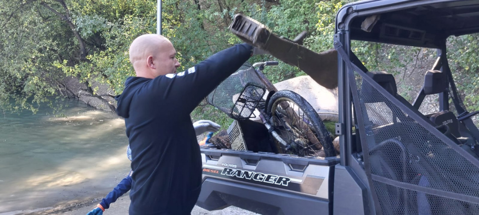 13 raz nurkowie sprzątali kamionkę Piast w Opolu [fot. Agnieszka Stefaniak]
