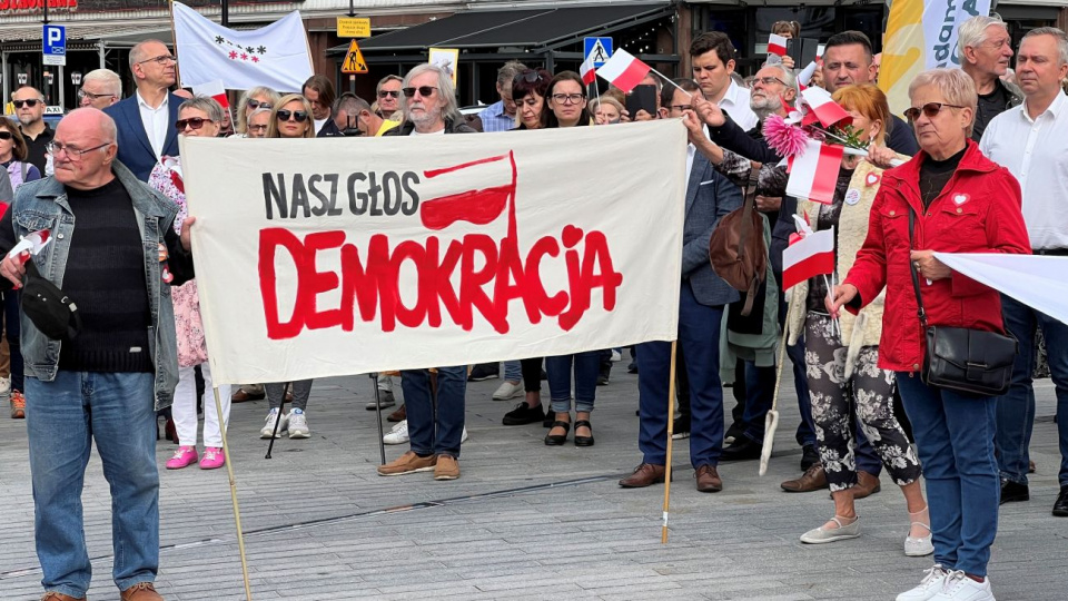 Demonstracja na Placu Wolności w Opolu [fot. Daniel Klimczak]